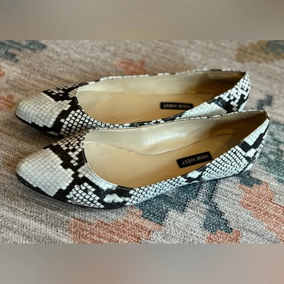 GUC - Nine West Snake Print Flats - Picture 1 of 8